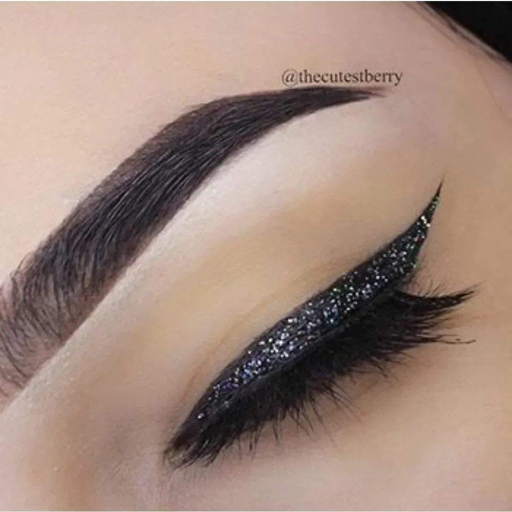 One/Size Eyepopper Liquid Eyeshadow in Death Drop - Black Holographic Glitter